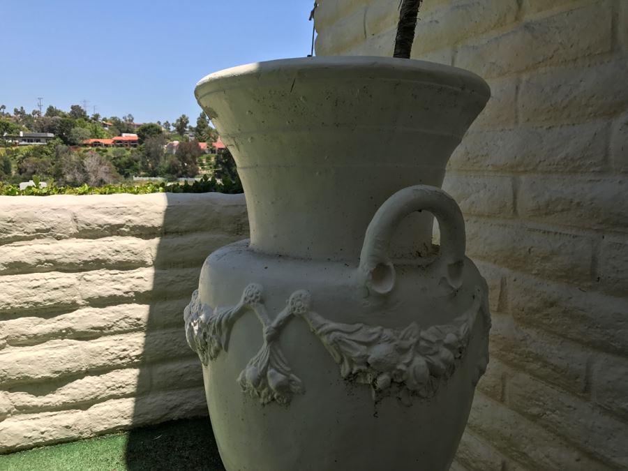 Large Ceramic Urn Painted White [Photo 4]