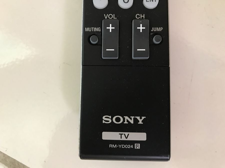 Sony Bravia KDL-40VL160 40' 1080p HD LCD Television With Wall Mount [Photo 9]