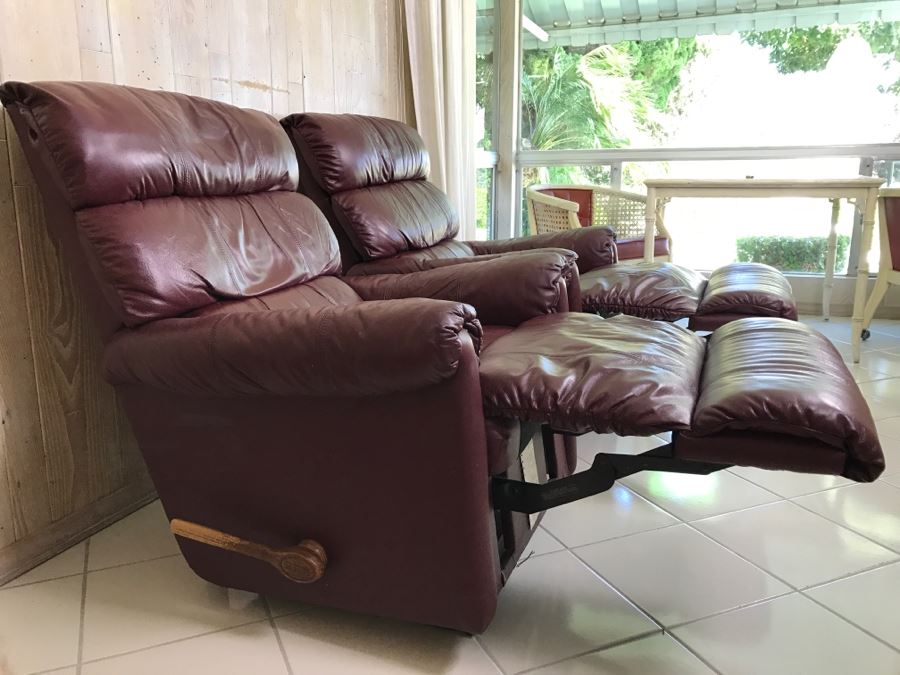 Pair Of La-Z-Boy Recliners [Photo 8]
