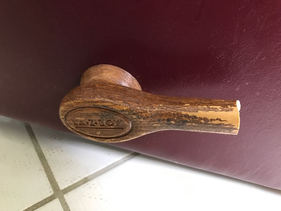 Pair Of La-Z-Boy Recliners [Photo 6]