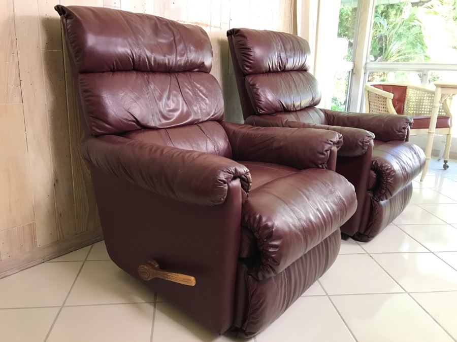 Pair Of La-Z-Boy Recliners [Photo 3]