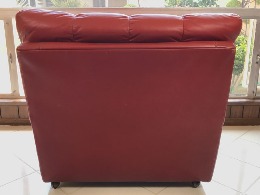 Red Leather Chair [Photo 8]