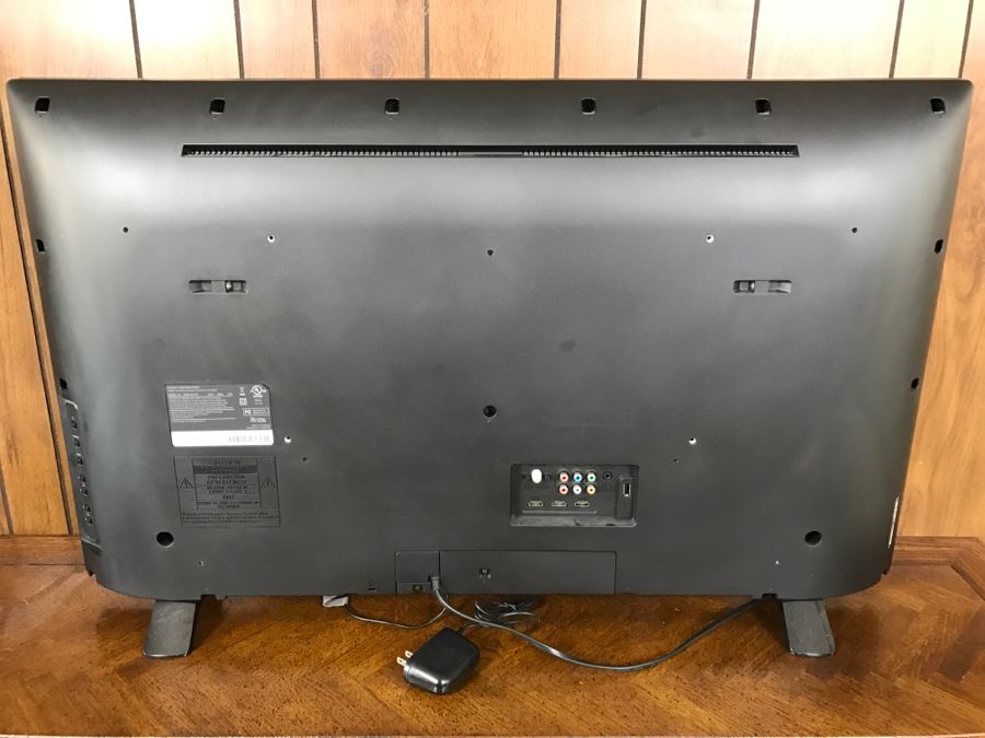 Magnavox LED TV Model 40ME325V/F7 [Photo 4]