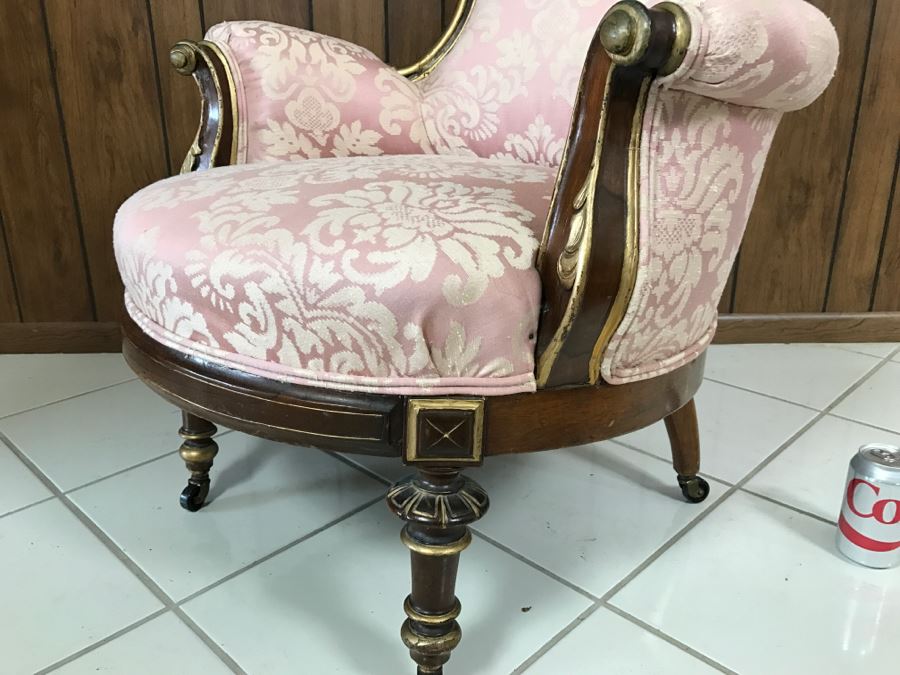 Stunning Vintage Upholstered Armchair [Photo 4]