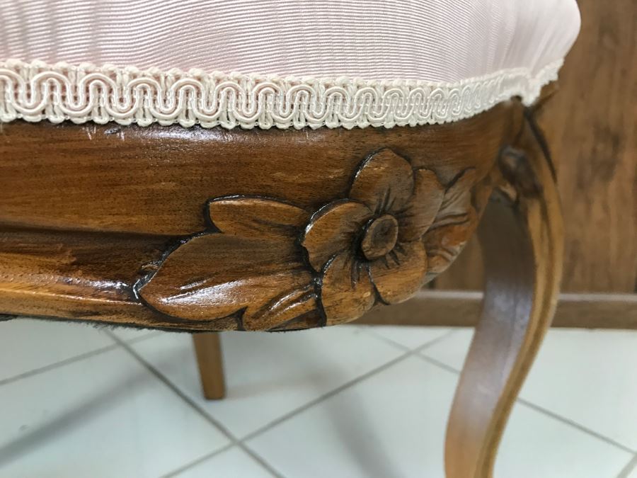 Nice Wooden Chair With Carved Flowers And Leaves [Photo 7]