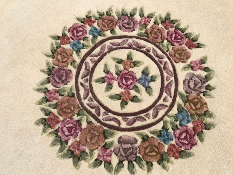 100% Virgin Wool Pile Round Rug With Floral Motif 7' Round [Photo 6]