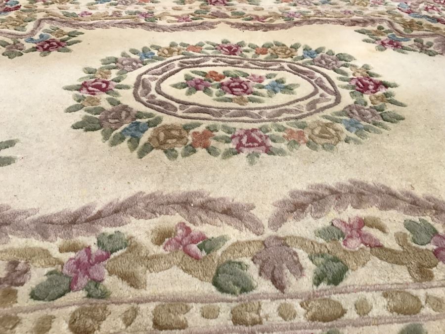 100 Virgin Wool Pile Area Rug With Floral Motif 4' X 5' 4'