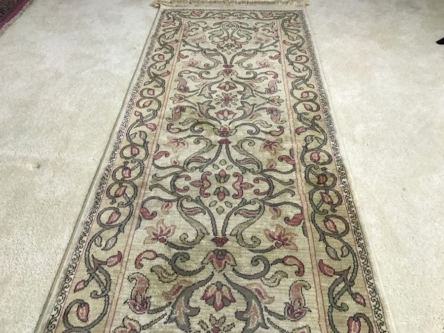 Tan Floral Hall Runner Rug [Photo 3]