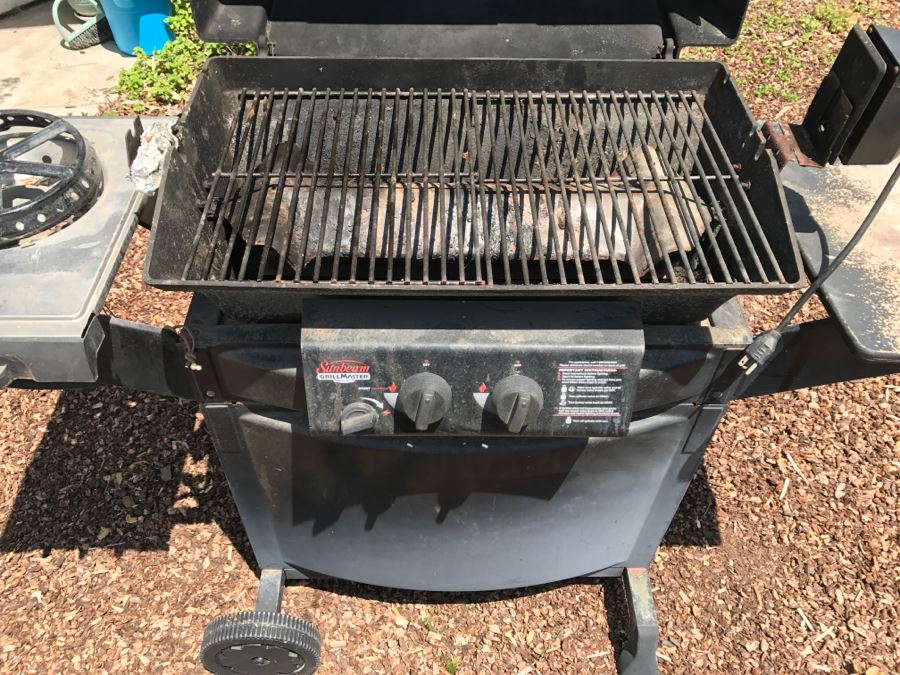 Sunbeam Grillmaster Outdoor Grill With Sideburner