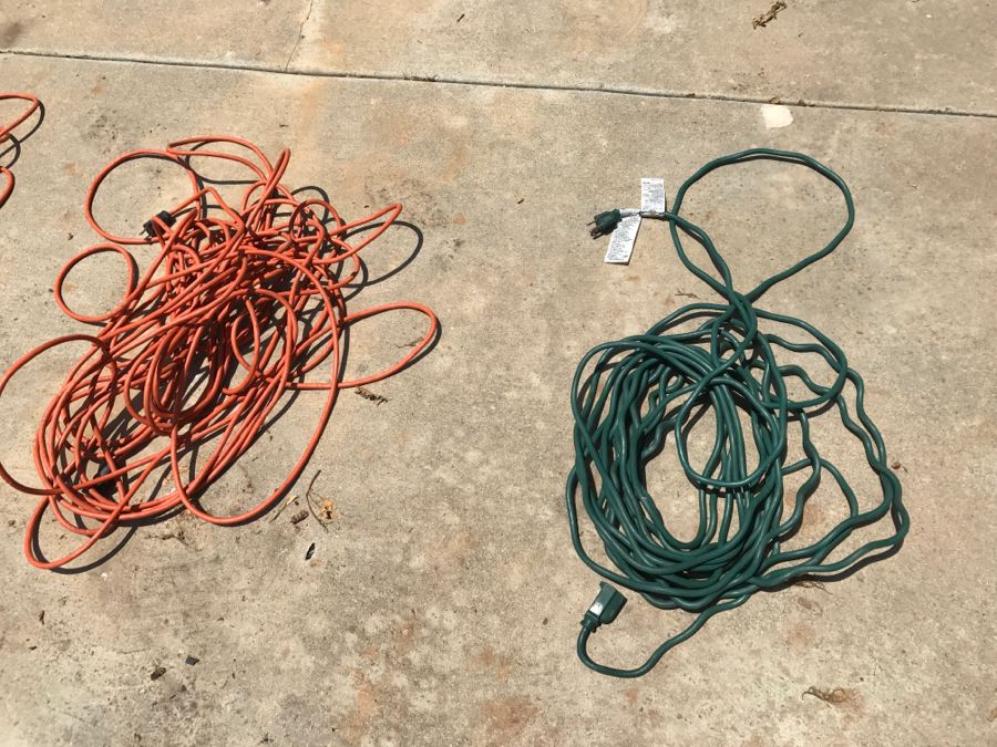(4) Outdoor Extension Cords [Photo 4]