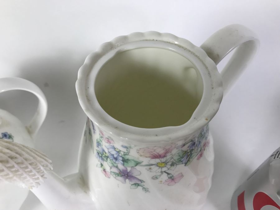 Wedgwood Coffee Pot And Teapot Bone China Angela Pattern Made In England [Photo 5]