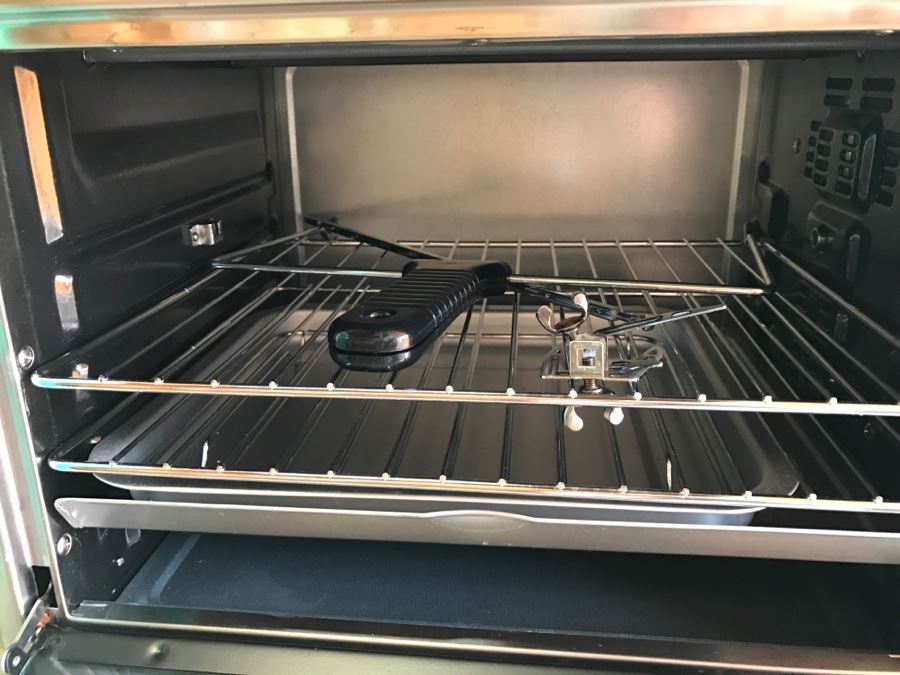 New Hamilton Beach Countertop Oven With Rotisserie [Photo 6]