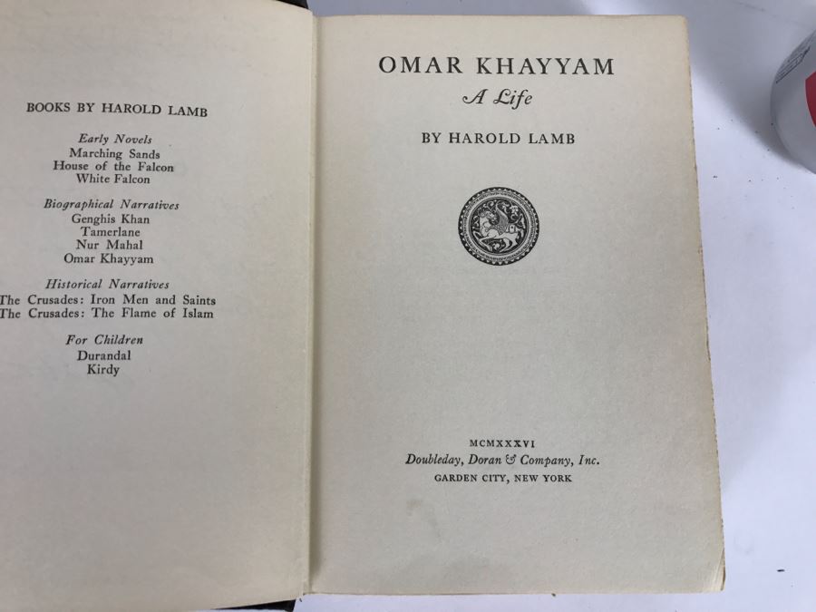 Pair Of Vintage Books H.G. Wells The War Of The Worlds And The Time Machine Plus Omar Khayyam A Life By Harold Lamb 1934 [Photo 4]