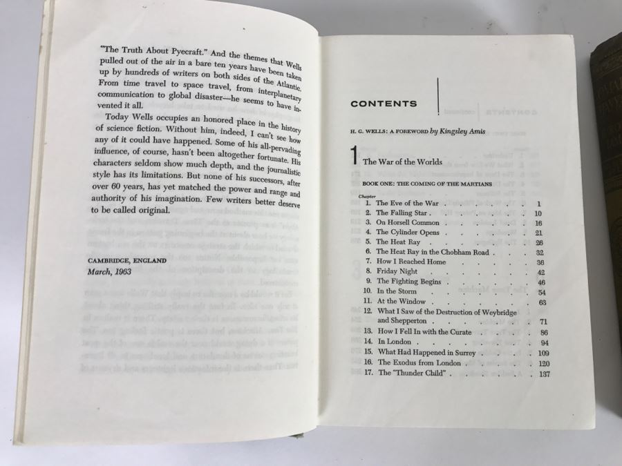Pair Of Vintage Books H.G. Wells The War Of The Worlds And The Time Machine Plus Omar Khayyam A Life By Harold Lamb 1934 [Photo 8]