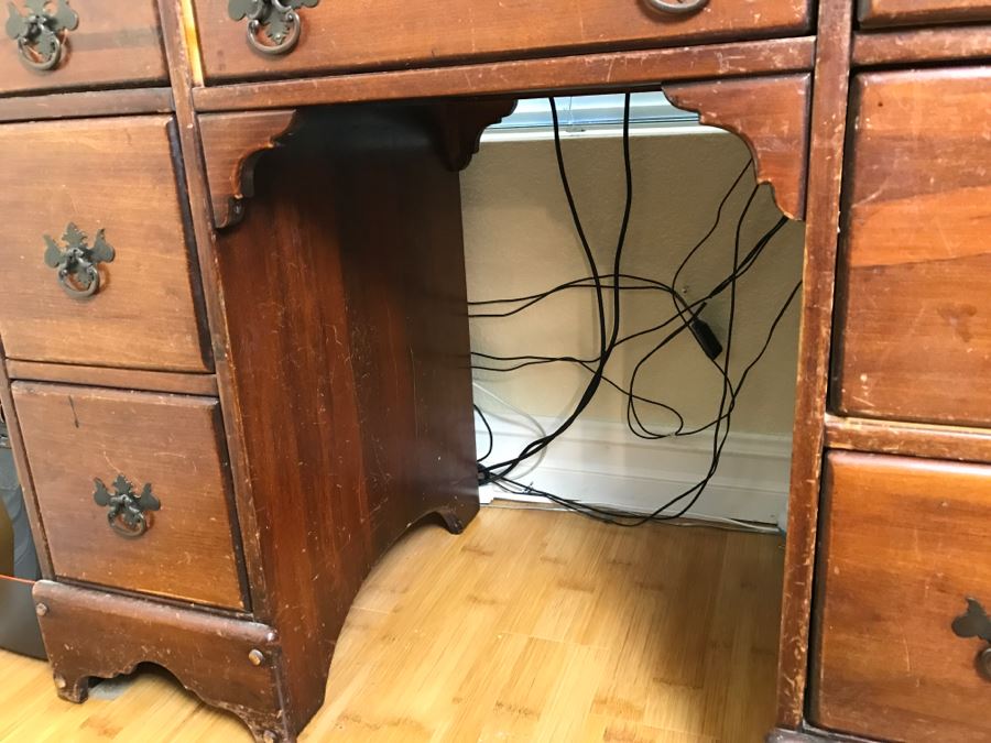Very Nice Stained Maple Vintage Desk [Photo 9]