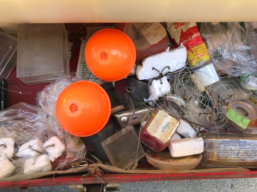 JUST ADDED - Vintage Metal Fishing Tackle Box With Fishing Tackle, Lures, Fishing Flies, Reel [Photo 10]