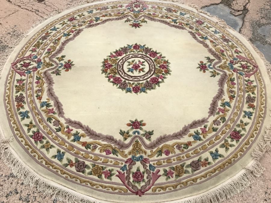 100% Virgin Wool Pile Round Rug With Floral Motif 7' Round [Photo 2]