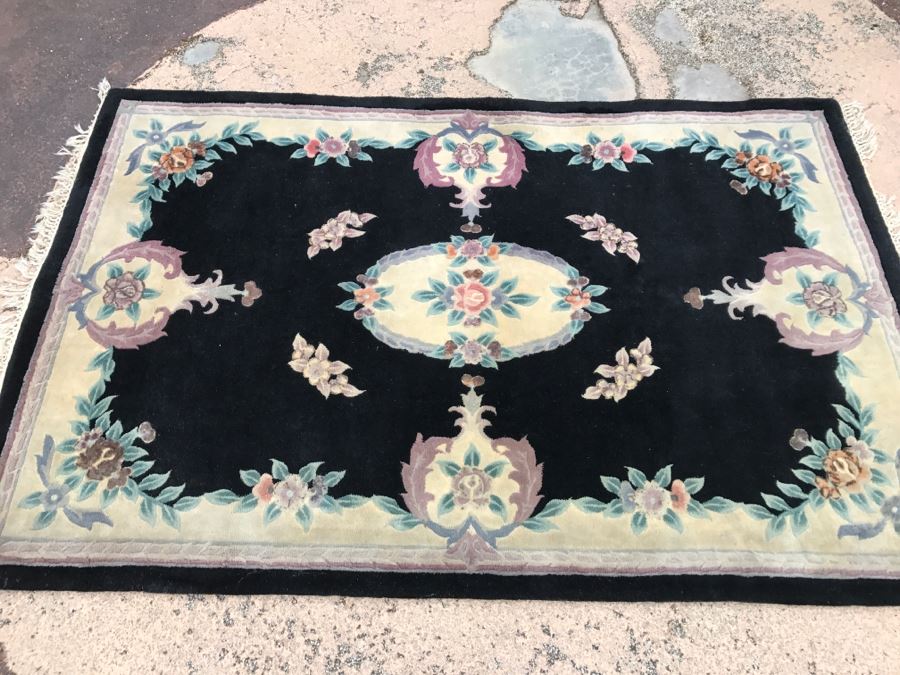 100% Virgin Wool Pile Area Rug With Floral Motif Blacks, Tans, Pinks [Photo 10]