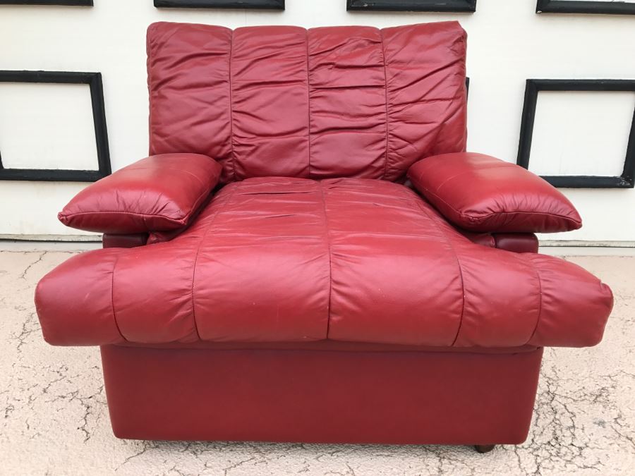Nice Red Leather Armchair [Photo 1]