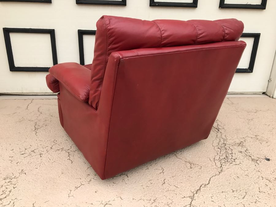 Nice Red Leather Armchair [Photo 7]