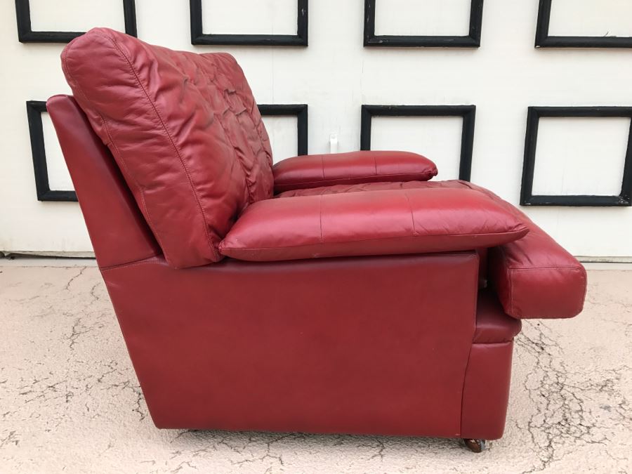 Nice Red Leather Armchair [Photo 4]