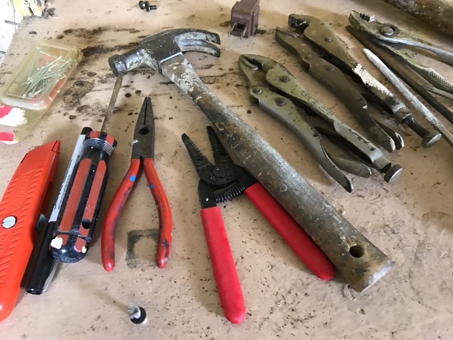 Vintage Workbench Tool Bench With Dunlap Bench Vise And Assorted Tools [Photo 6]