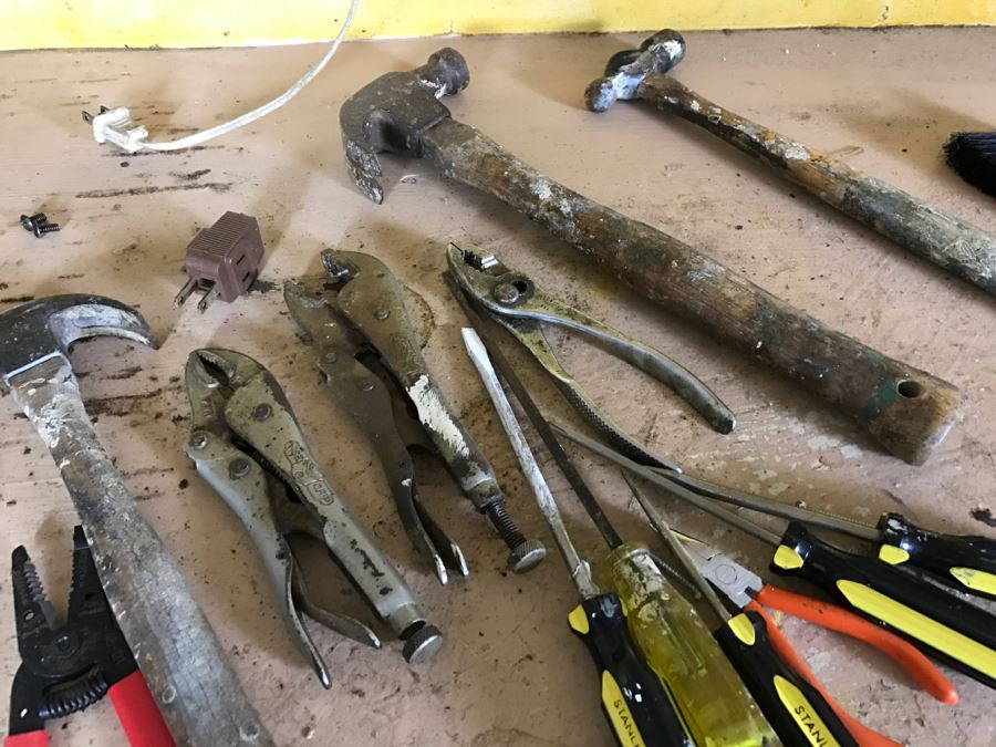 Vintage Workbench Tool Bench With Dunlap Bench Vise And Assorted Tools [Photo 9]