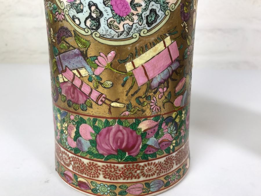 Stunning Pair Of Chinese Famille Rose Vases [Photo 28]