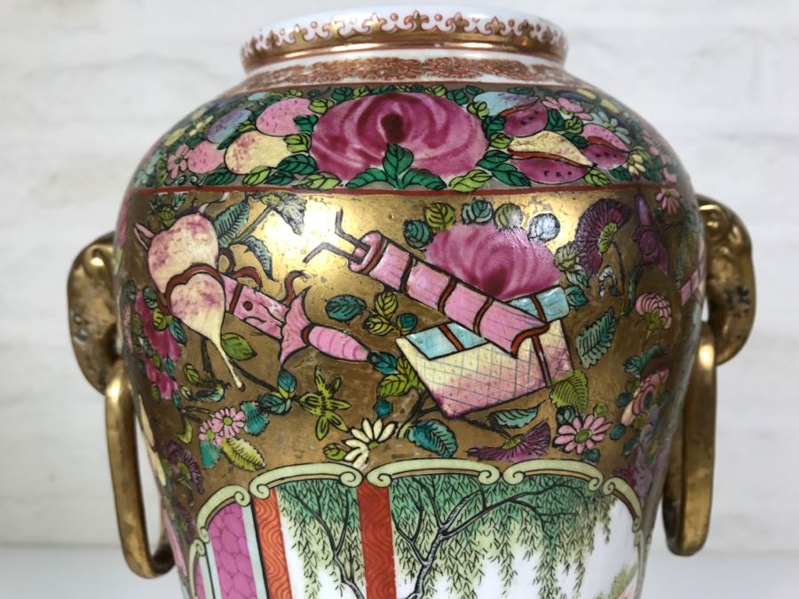Stunning Pair Of Chinese Famille Rose Vases [Photo 2]