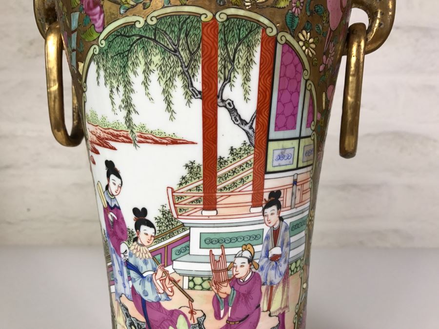 Stunning Pair Of Chinese Famille Rose Vases [Photo 10]