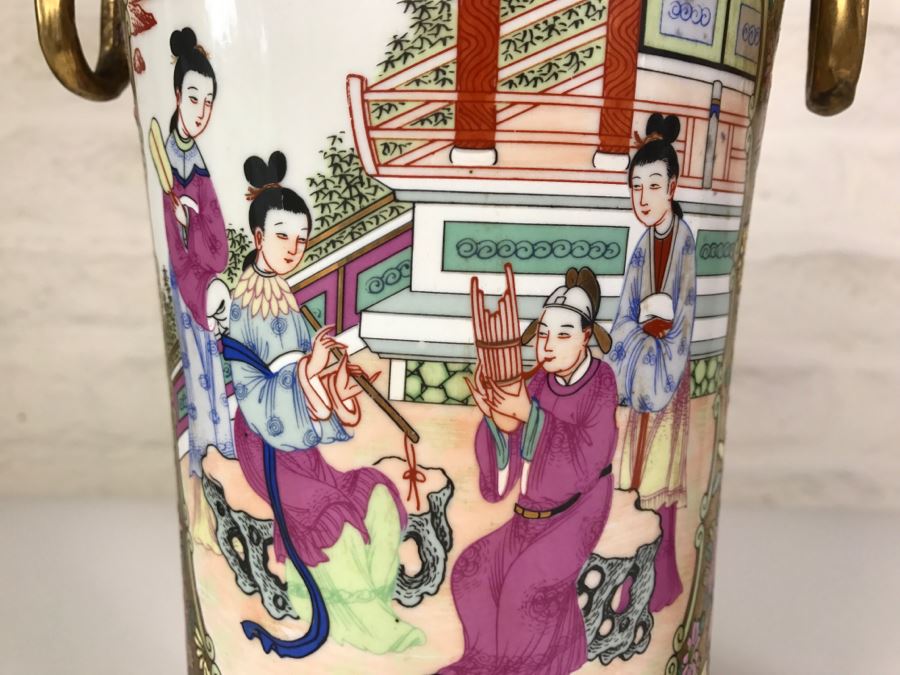 Stunning Pair Of Chinese Famille Rose Vases [Photo 11]