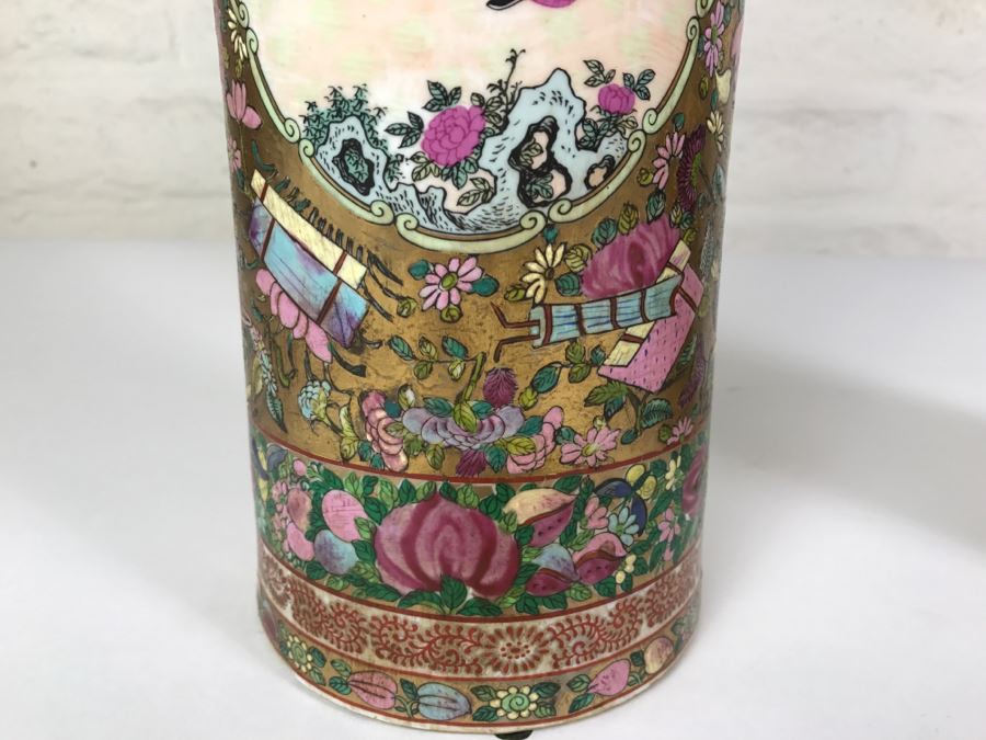 Stunning Pair Of Chinese Famille Rose Vases [Photo 12]