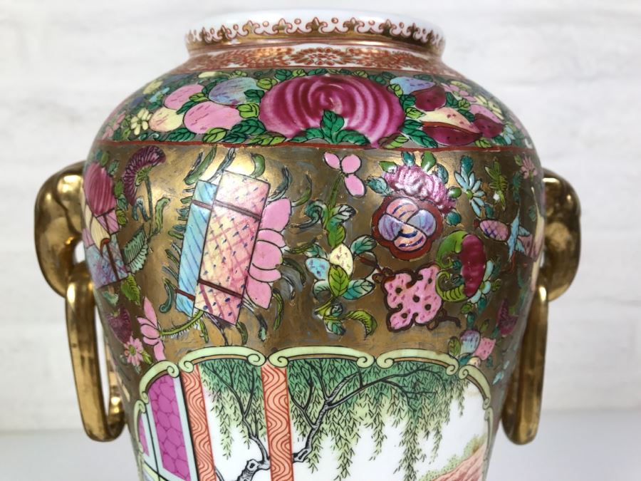 Stunning Pair Of Chinese Famille Rose Vases [Photo 13]