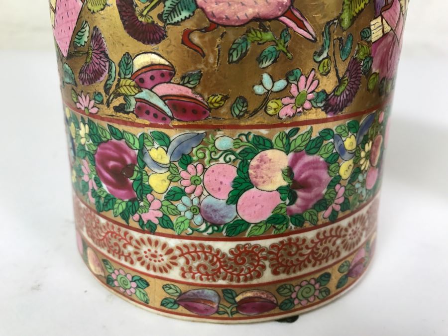 Stunning Pair Of Chinese Famille Rose Vases [Photo 24]