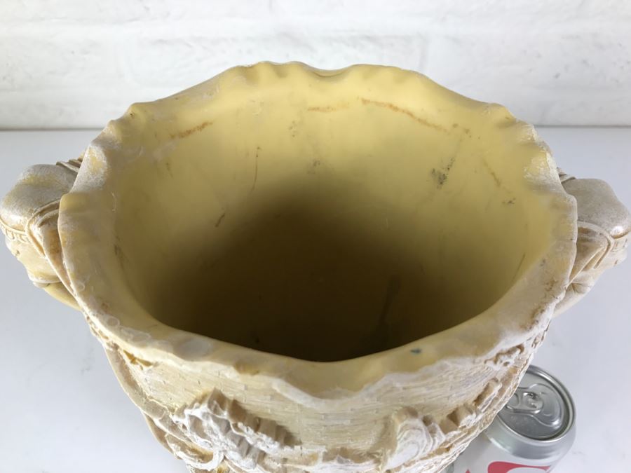 Chinoiserie Resin 'Ivory Replica' Elephant Handle Vase Made In Italy [Photo 12]