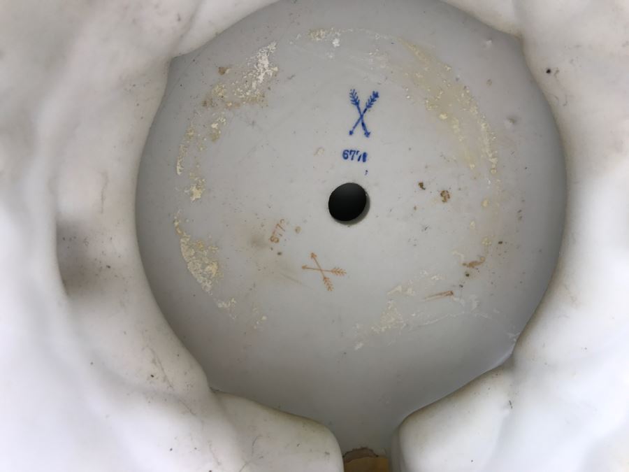 Pair Of Large Hand Painted Figures Of Young Boys On Pedestal Signed Underneath [Photo 26]