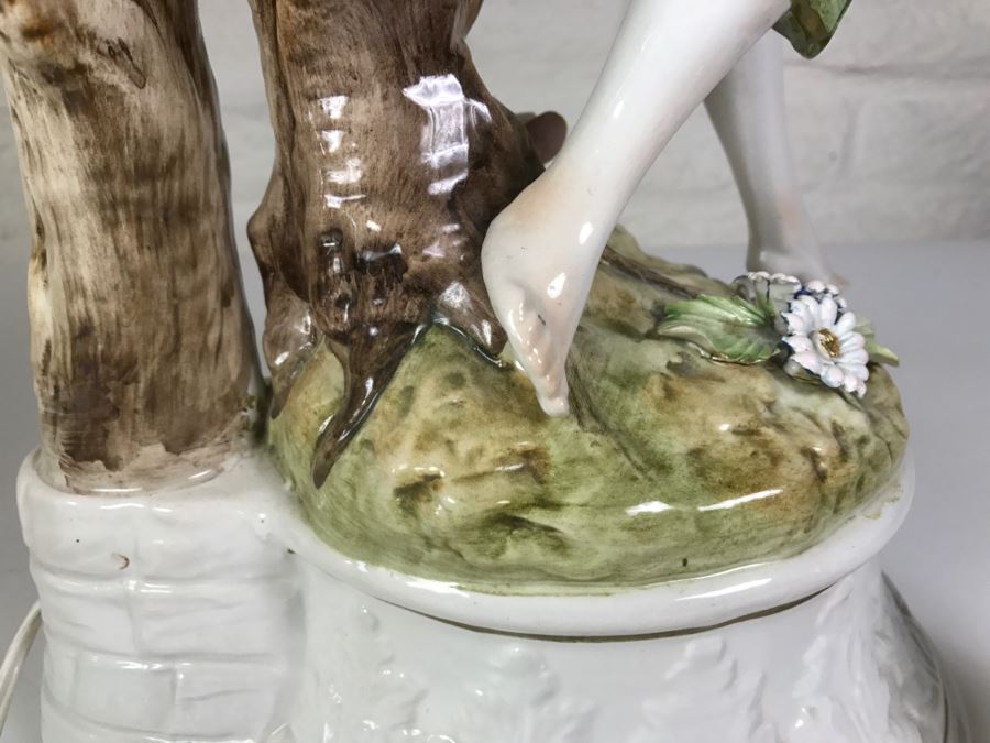 Pair Of Capodimonte Hand Panted Figural Lamps With Shades [Photo 21]