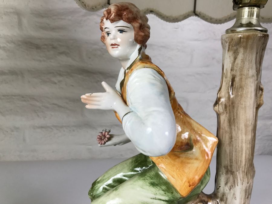 Pair Of Capodimonte Hand Panted Figural Lamps With Shades [Photo 17]