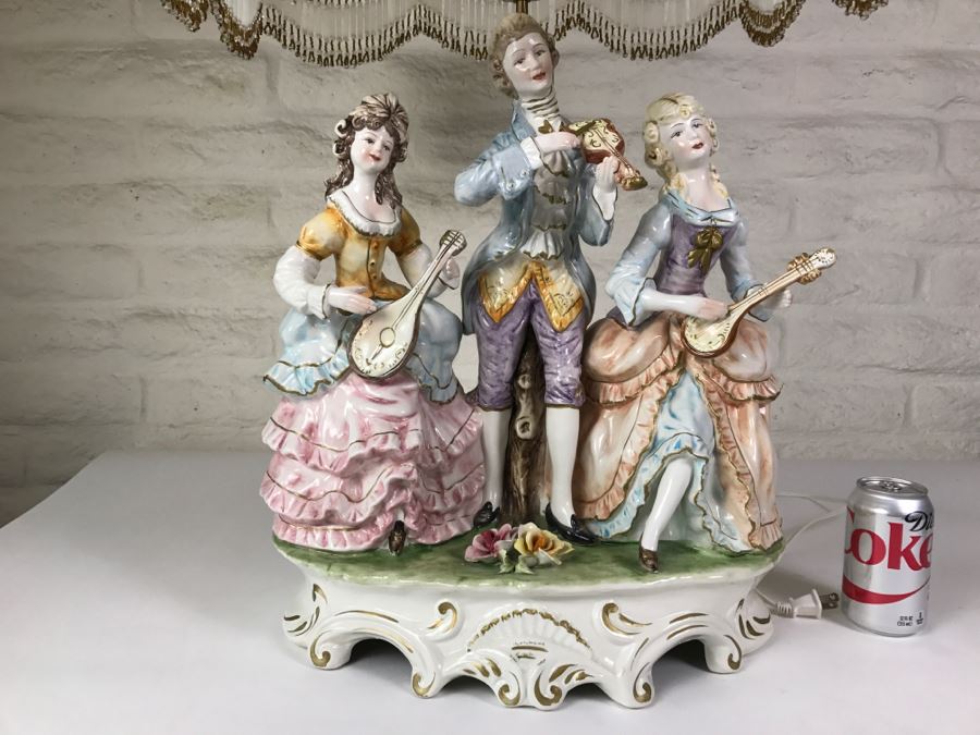 Large Hand Painted Capodimonte Italian Lamp With Shade [Photo 2]