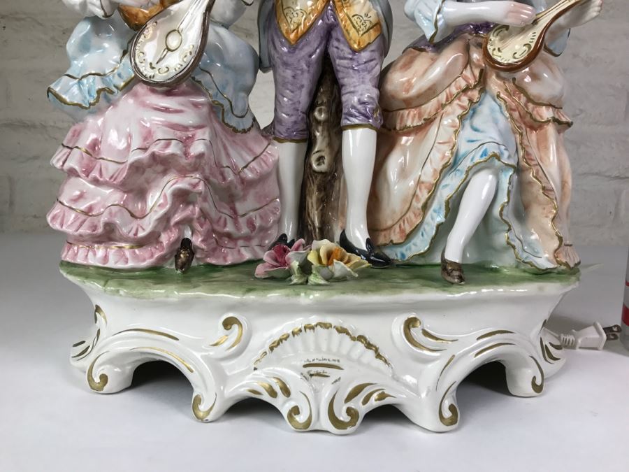 Large Hand Painted Capodimonte Italian Lamp With Shade [Photo 10]