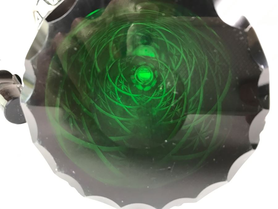 Set Of Four Green And White Cut Glass Decanters With Stoppers And Silver Tone Carrying Case [Photo 3]