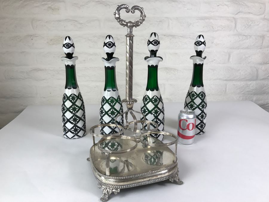 Set Of Four Green And White Cut Glass Decanters With Stoppers And Silver Tone Carrying Case [Photo 16]