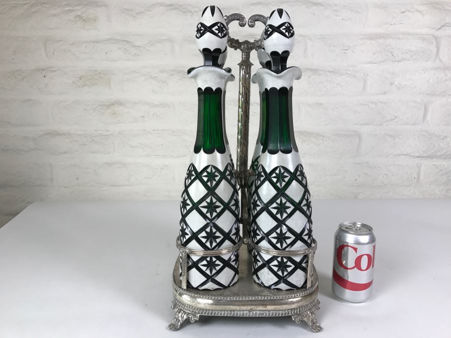 Set Of Four Green And White Cut Glass Decanters With Stoppers And Silver Tone Carrying Case [Photo 5]