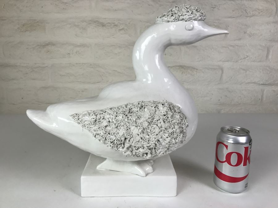 Large White Bird Duck Goose Figurine [Photo 1]