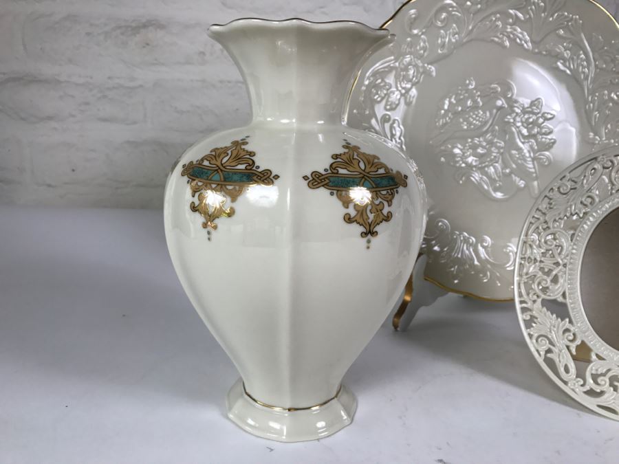 LENOX Lot Includes Several Vases, LENOX Vanity Mirror And LENOX Chine Anniversary Plate [Photo 3]