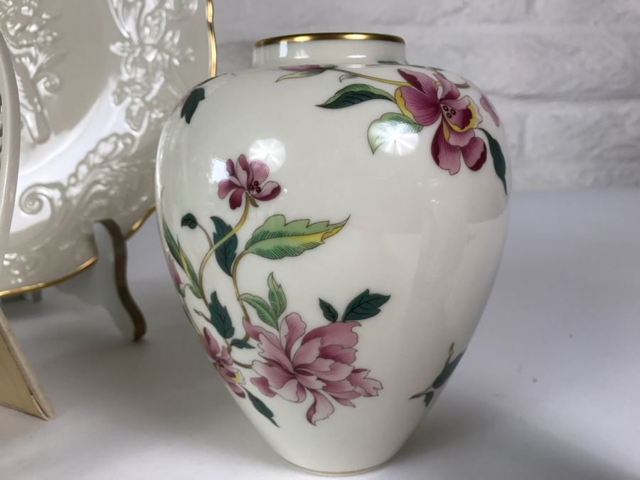 LENOX Lot Includes Several Vases, LENOX Vanity Mirror And LENOX Chine Anniversary Plate [Photo 9]