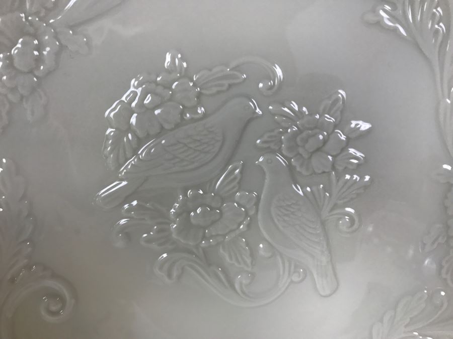 LENOX Lot Includes Several Vases, LENOX Vanity Mirror And LENOX Chine Anniversary Plate [Photo 14]