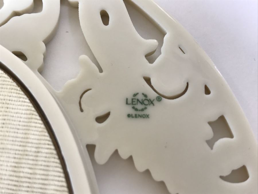 LENOX Lot Includes Several Vases, LENOX Vanity Mirror And LENOX Chine Anniversary Plate [Photo 18]