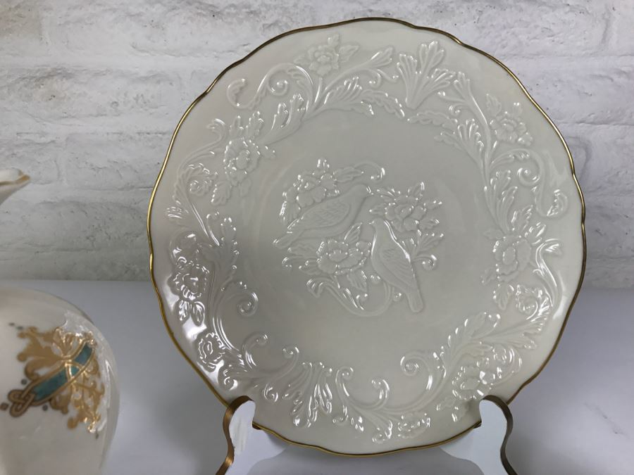 LENOX Lot Includes Several Vases, LENOX Vanity Mirror And LENOX Chine Anniversary Plate [Photo 13]