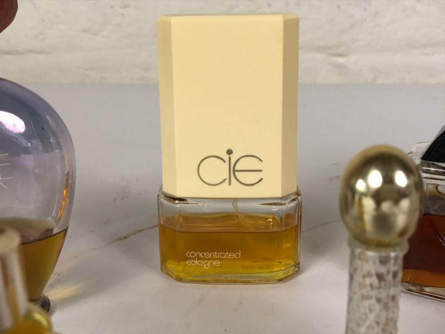 Large Collection Of Perfume And Cologne Bottles [Photo 6]